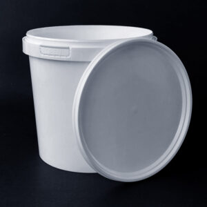 Vedro 1l plast.ročaj+ pokrov, belo 1 kos